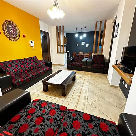 Tirana City Inn *