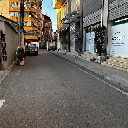 公寓 Tirana City Inn 地拉那